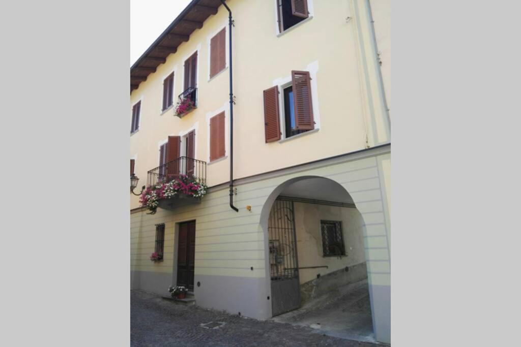 Ex Ostu Impero: Vino, Tartufo Ed Ospitalita Appartement La Morra Buitenkant foto