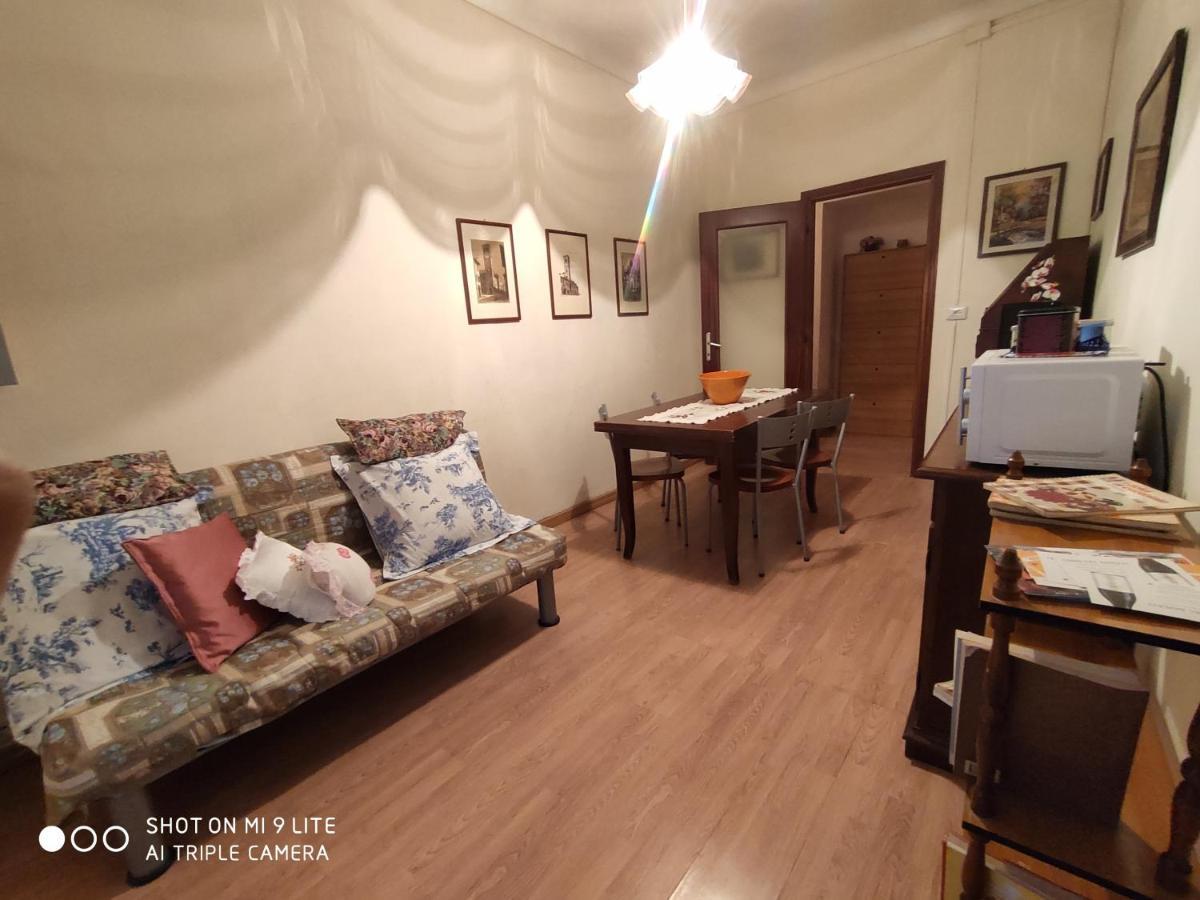 Ex Ostu Impero: Vino, Tartufo Ed Ospitalita Appartement La Morra Buitenkant foto